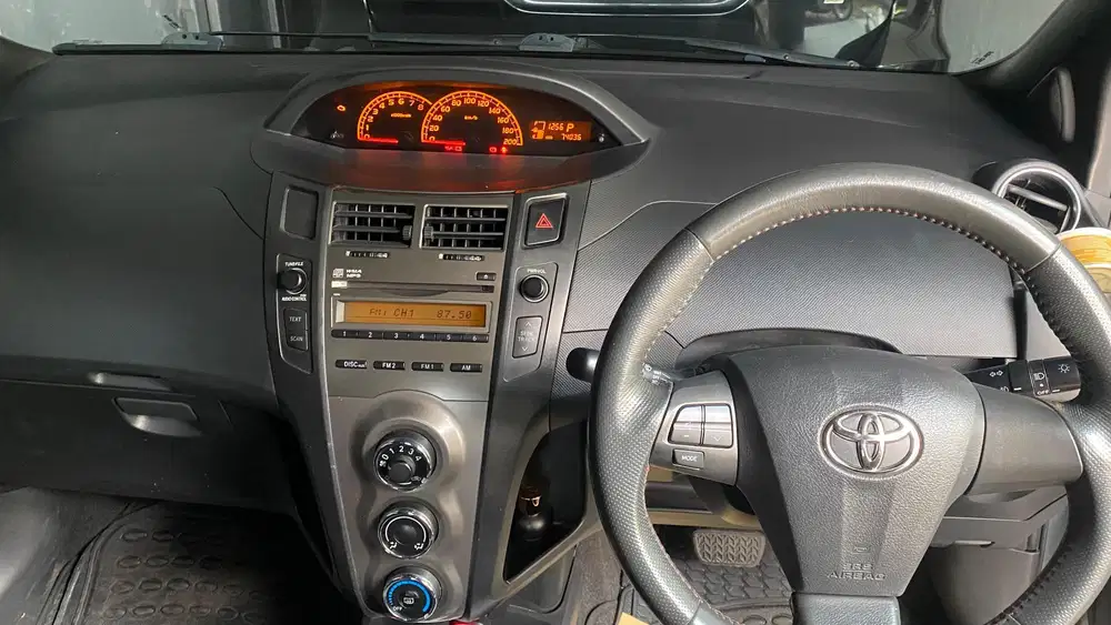 Toyota Yaris 2012 Bensin