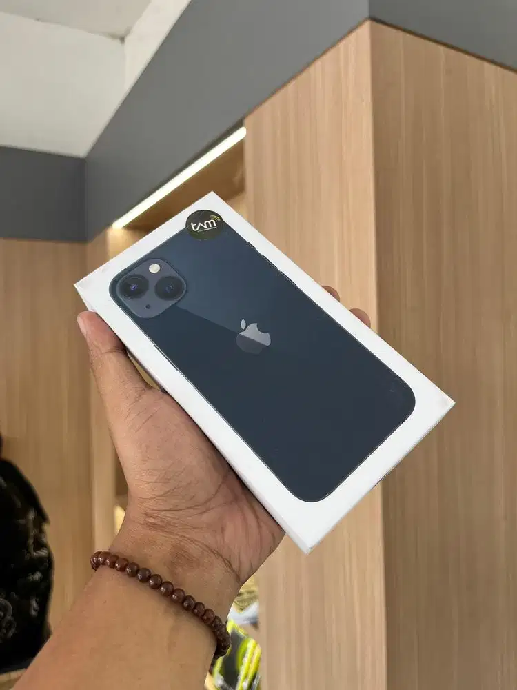 IPHONE 13 128 garansi ibox