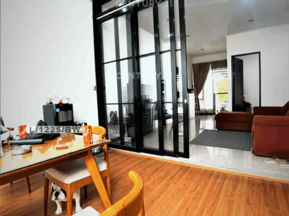 Rumah 2 Lantai Cluster Sherwood TKI 5 Open Space Cafe Dan Langka