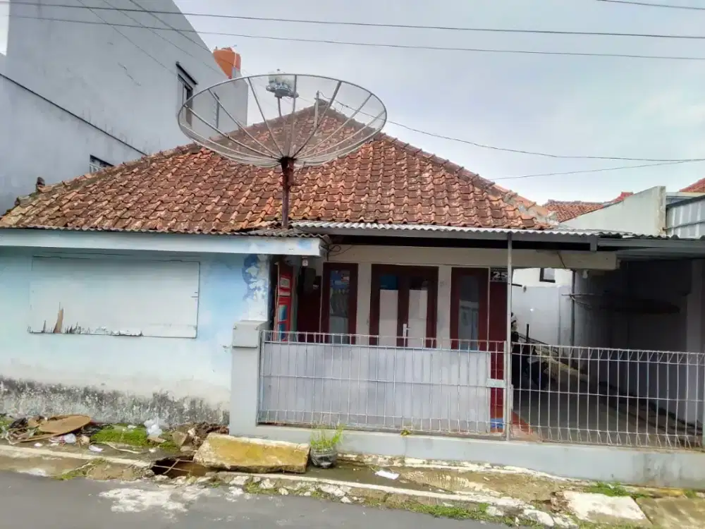 DIJUAL RUMAH LOKASI KUNINGAN KOTA DEKAT PENDOPO KOTA KUNINGAN