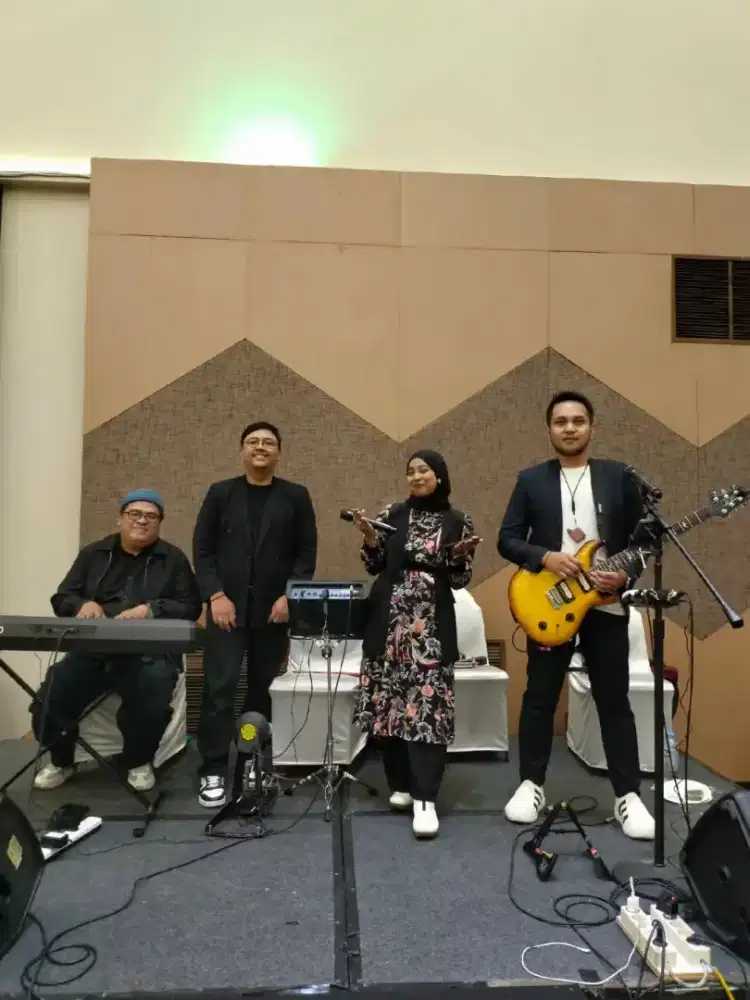 Musik Orgen tunggal dan Akustik Band wedding