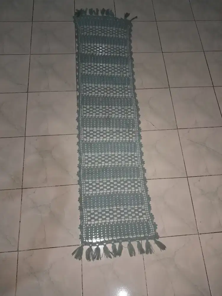 Taplak Meja Panjang Rajut