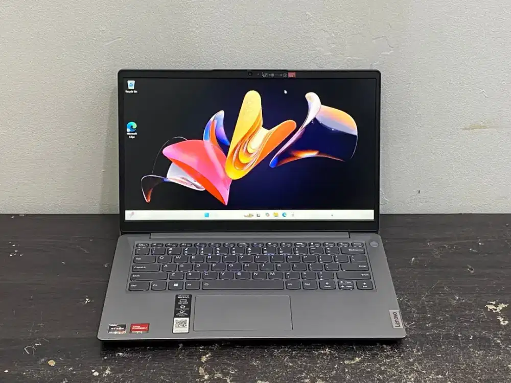 Lenovo Ideapad Slim 3/AMD Ryzen 7-5700U/RAM 8GB/SSD 512GB/Key Backlit