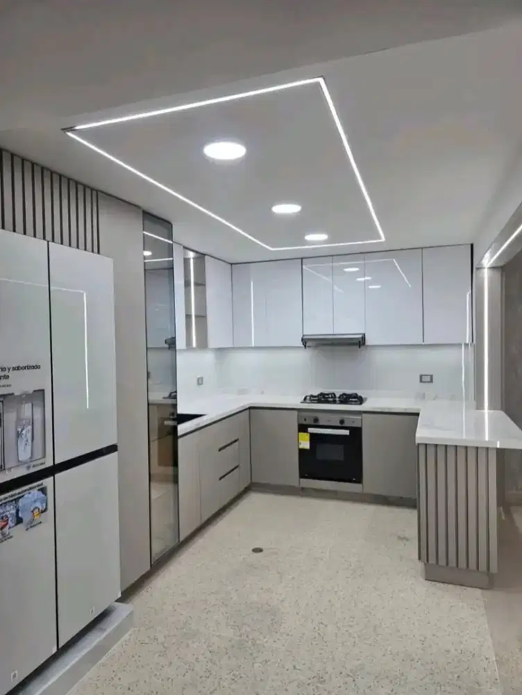 Tukang kayu interior berpengalaman detail rapi teliti totalitas