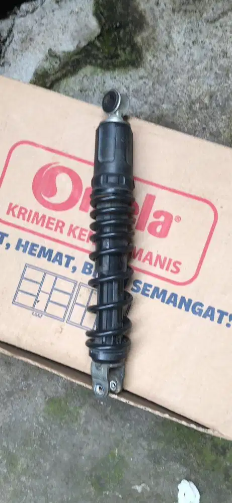 Shock belakang matic bawaan honda scoopy/beat/genio