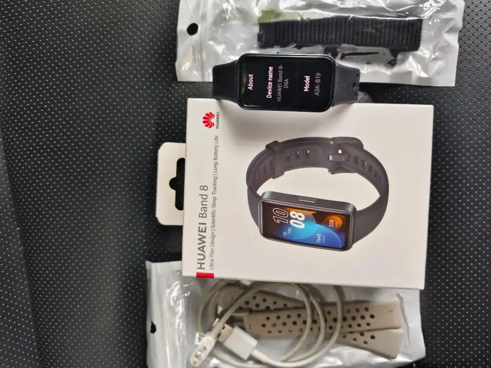 Huawei Band 8 Hitam