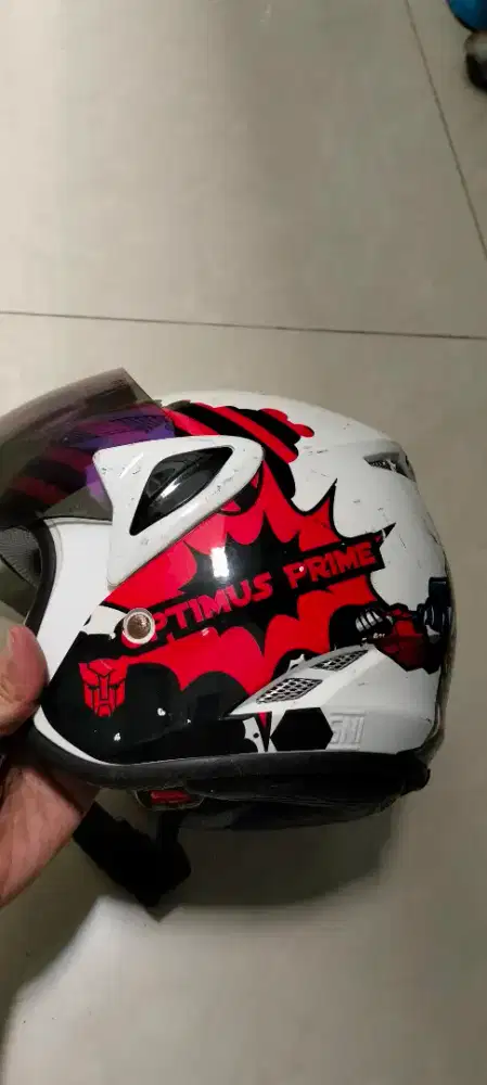 Helm anak GM Optimus Prime