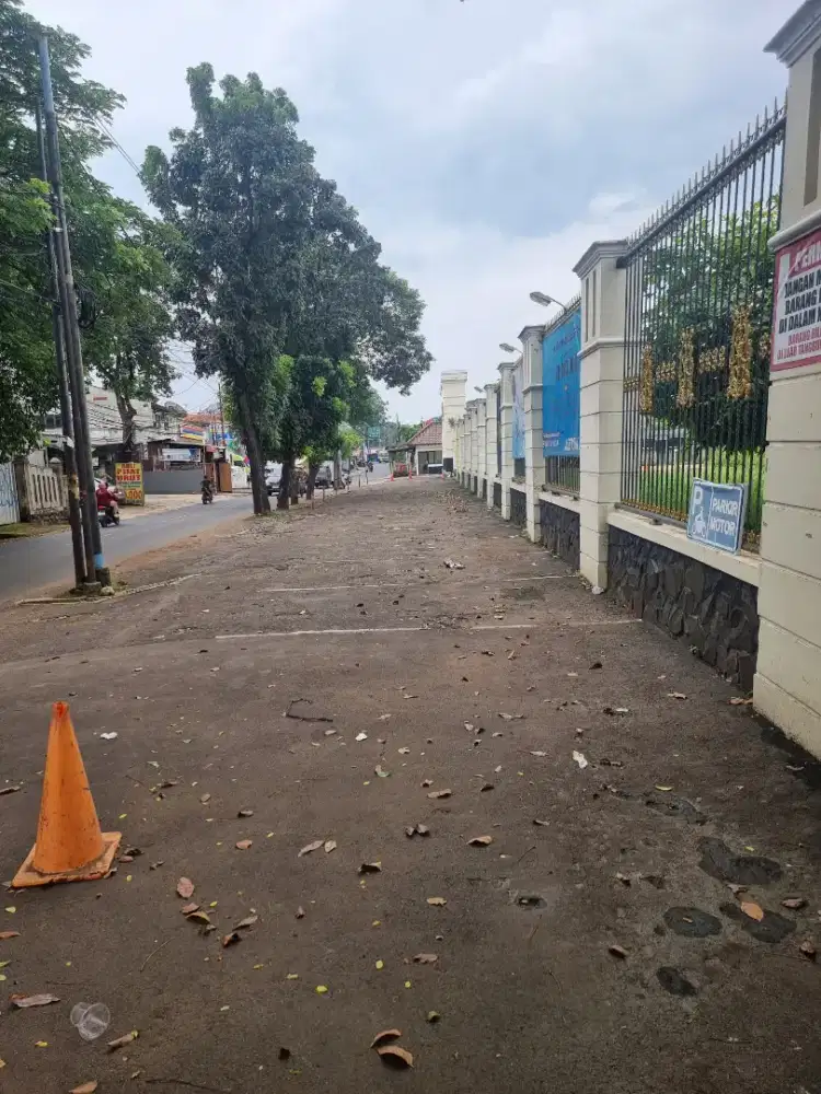 Di jual lahan bagus  di pinggir jalan raya Cipayung Jakarta Timur