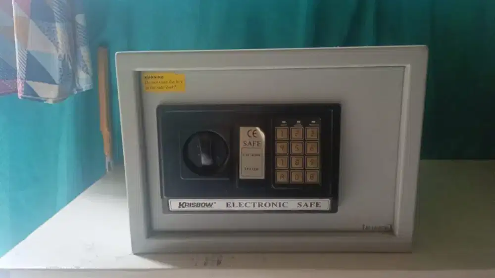 safety box/brankas merk krisbow