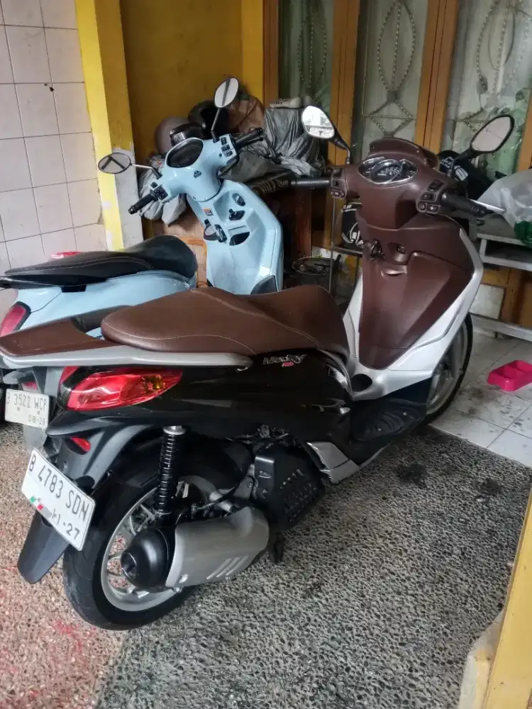 Vespa Piaggio Medley I Get 4V 155 ABS Tahun 2016/2017