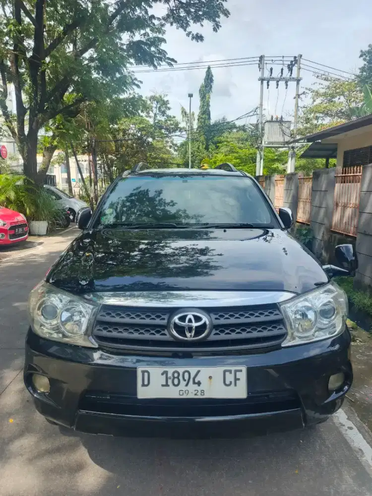 Toyota Fortuner 2.5 MT