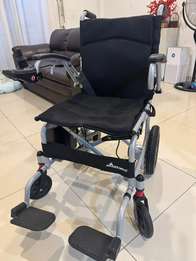 Kursi roda elektrik careindo aluminium