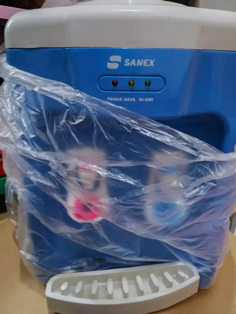 Dispenser merk sanex seperti baru