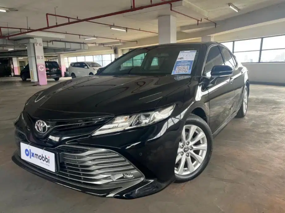 Pajak Panjang TDP 16JT Toyota Camry 2.5 V Bensin-AT 2019 Hitam