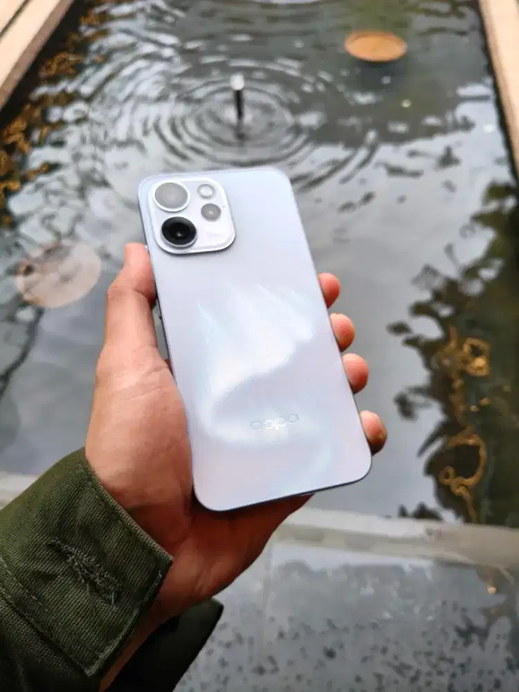 Pre-order RENO15 Series 5G
8/246GB