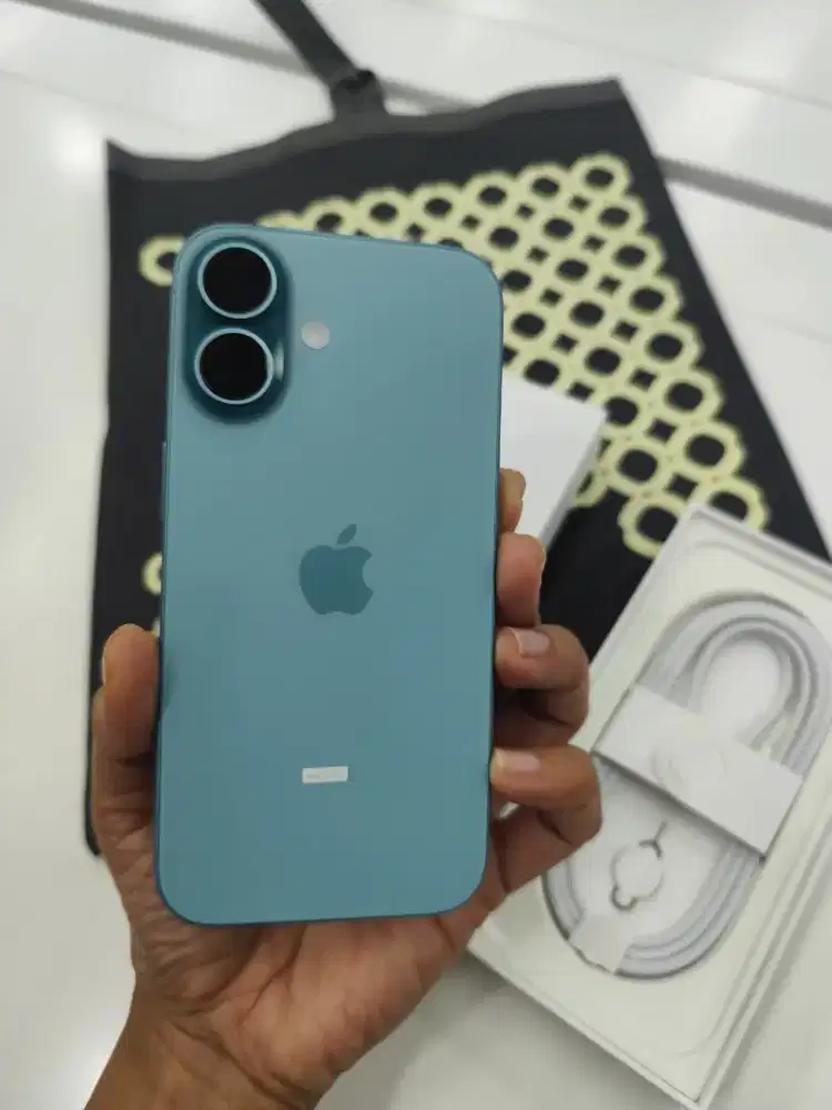 Iphone 16 garansi ibox segel