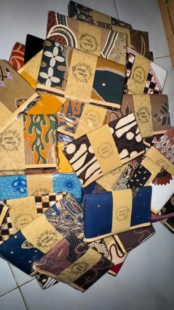 Souvenir Pernikahan Dompet Batik