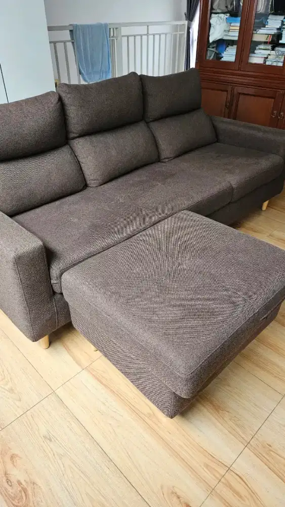 Sofa TV/Ruang Keluarga minimalis