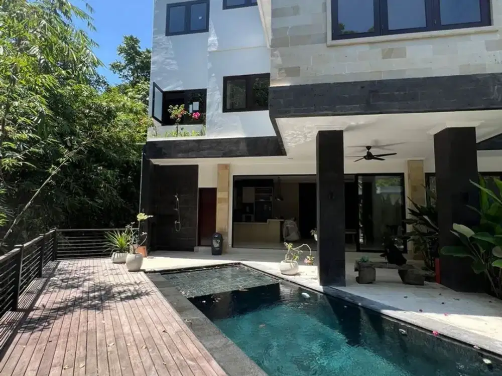 Villa Mewah dengan 3 Kamar Tidur Lokasi Strategis Dijual, Gianyar area