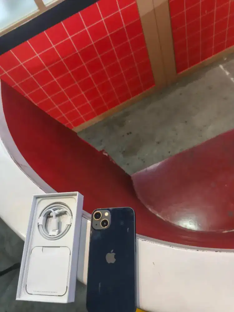 Iphone 13 128gb seler masih baru coy