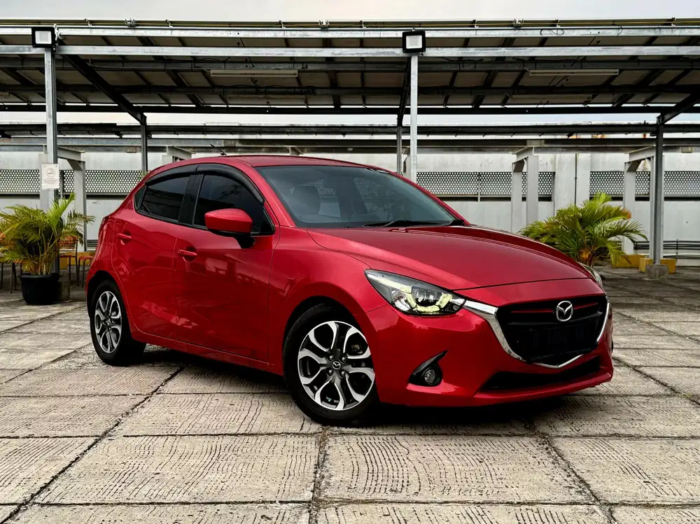 Mazda 2 R Automatic 2015