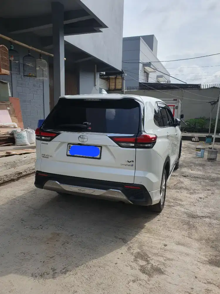 INNOVA ZENIX V HYBRID MODELISTA