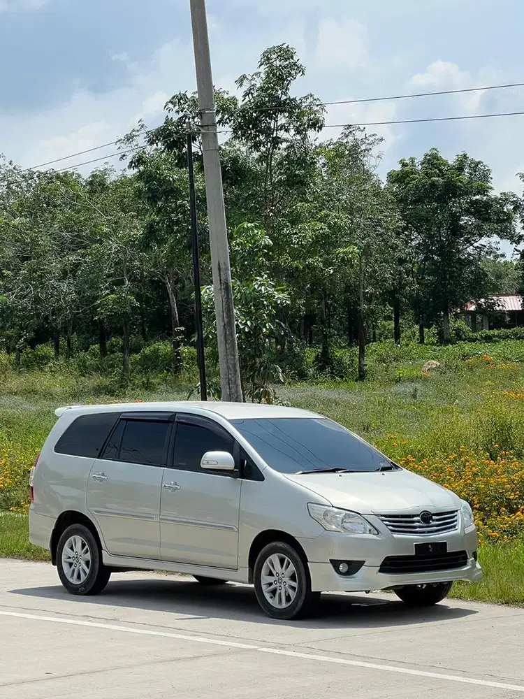 Innova v diesel matic 2012