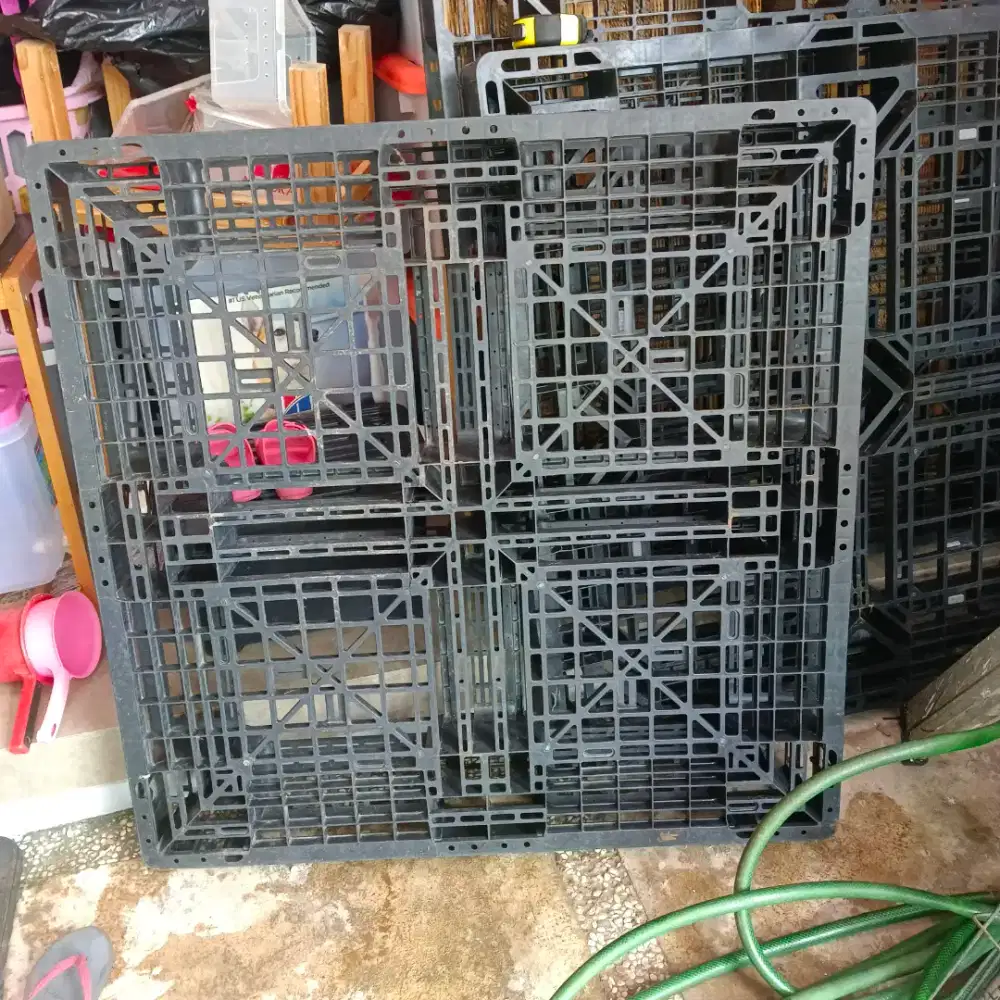 Palet plastik bekas 110x110