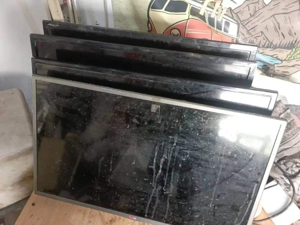 DIJUAL TV LED BEKAS – BISA SATUAN / BORONGAN