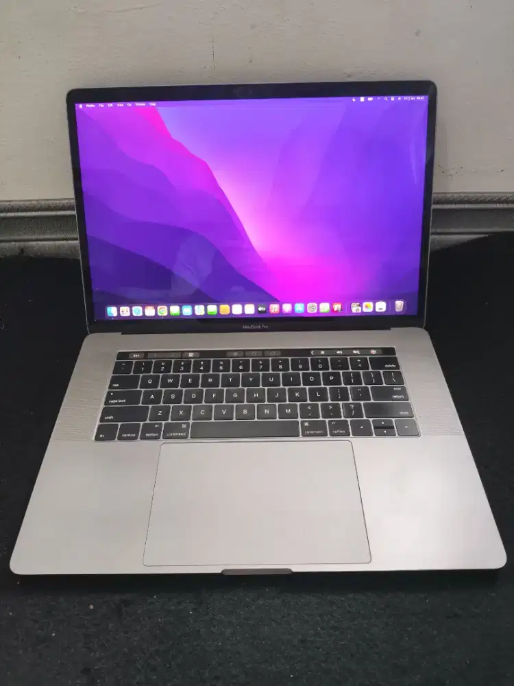 Macbook Pro Touchbar Ram 16GB SSD 512GB