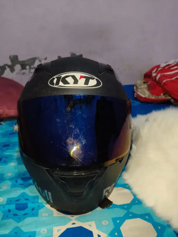 Helm KYT R-10 Full Face