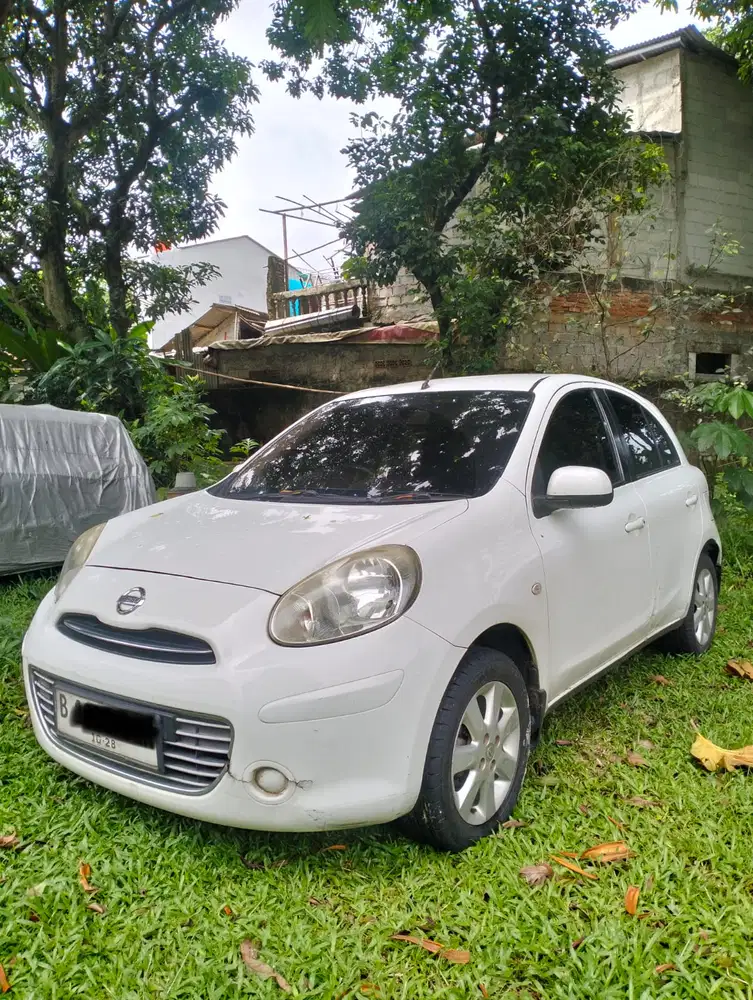 Nissan March 2011 Bensin