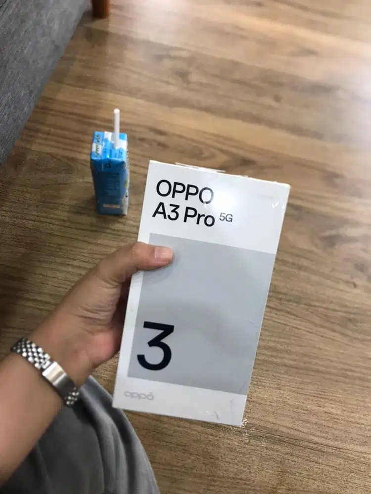 Oppo a3 pro hitam