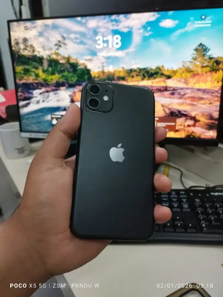 iPhone 11 black Resmi Digimap