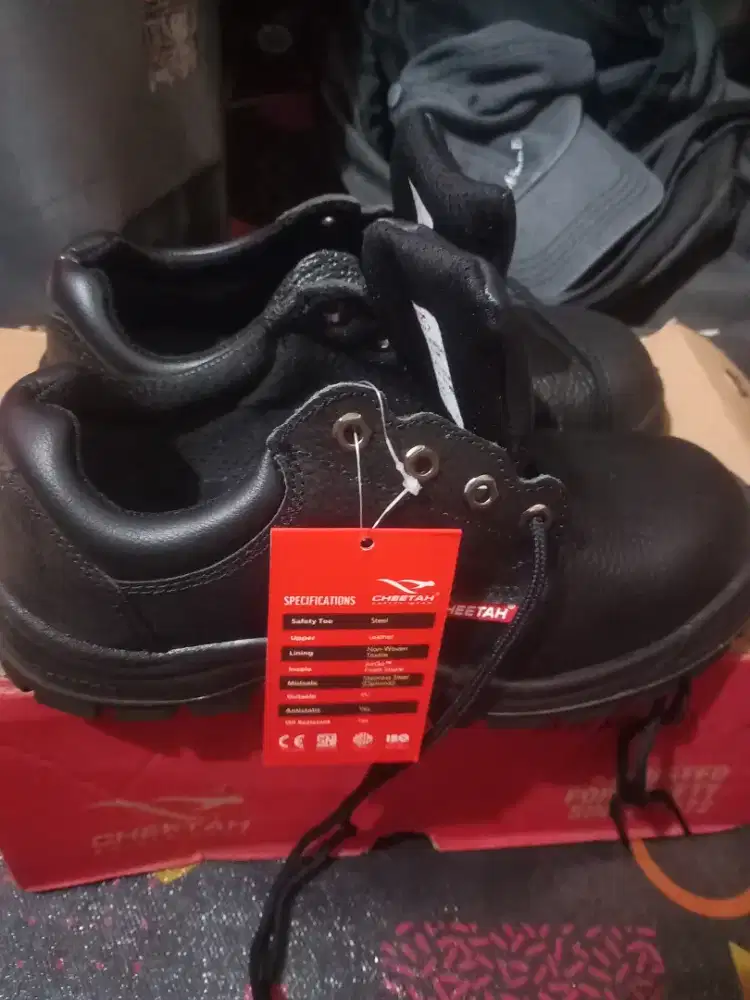Sepatu safety Cheetah 3002H Baru