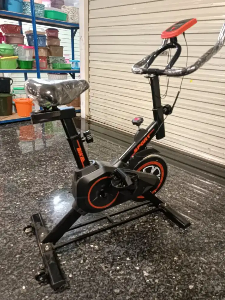 Sepeda statis balap spining