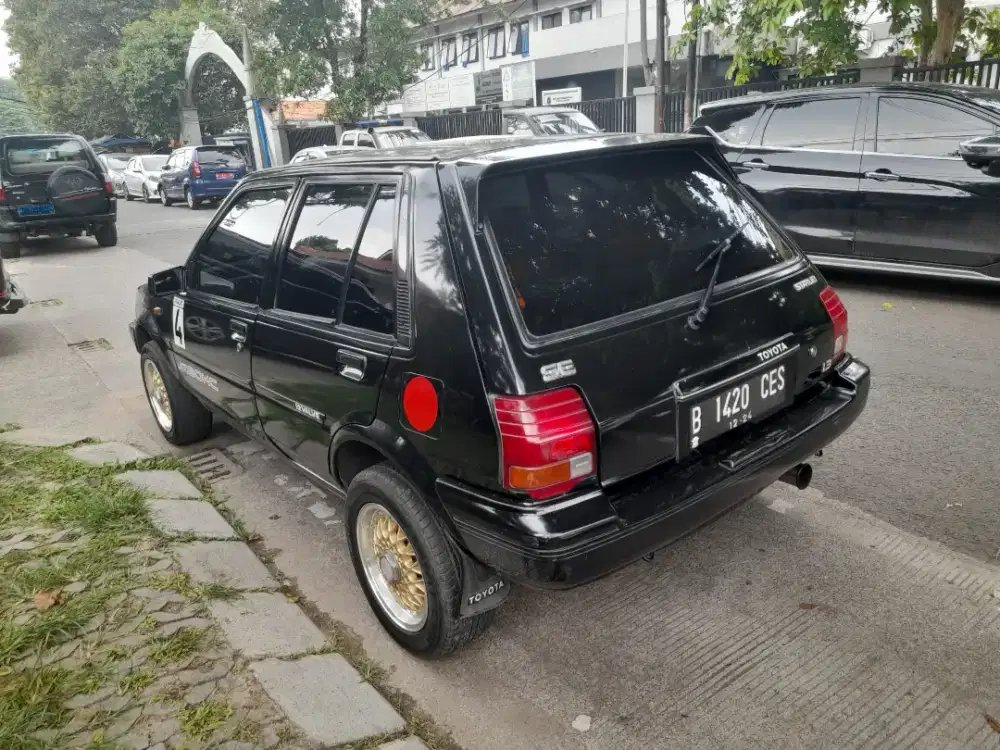 Mobil starlet judul