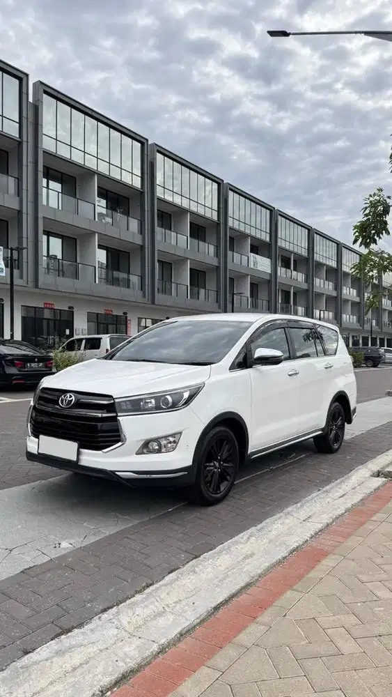 Toyota Kijang Innova Venturer Matic 2018