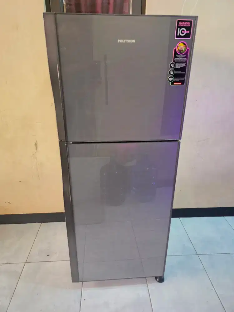 kulkas 2 pintu polytron