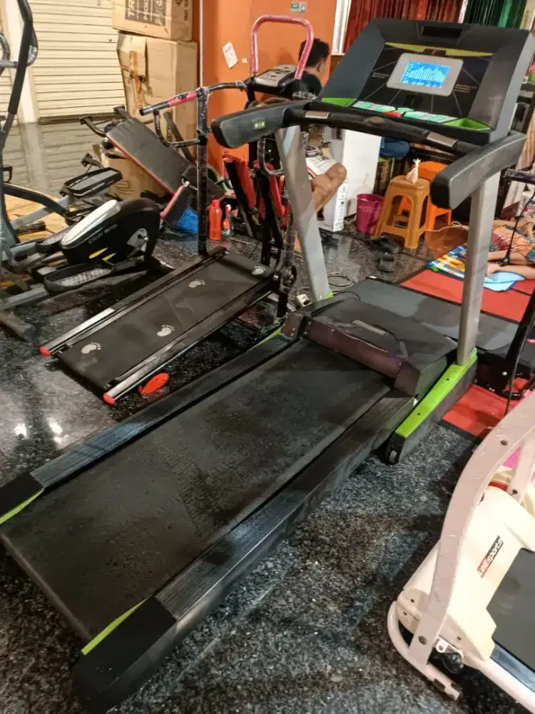 Treadmill elektrik jumbo kuat bb 160kg bisa nanjak