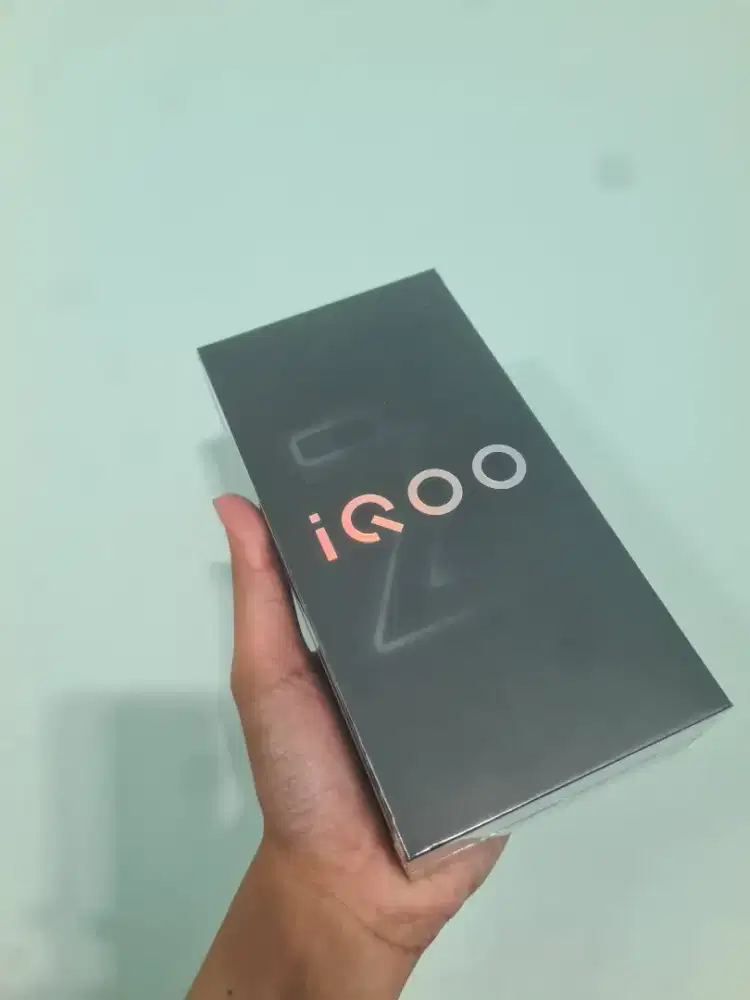 Iqoo z10r 8/128 Gold (spek seperti vivo v60lite) vivo V60 lite