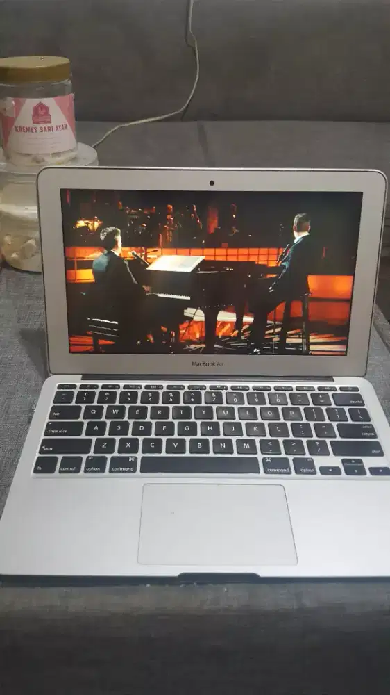 Macbook air 11 inch 2012 normal mulus