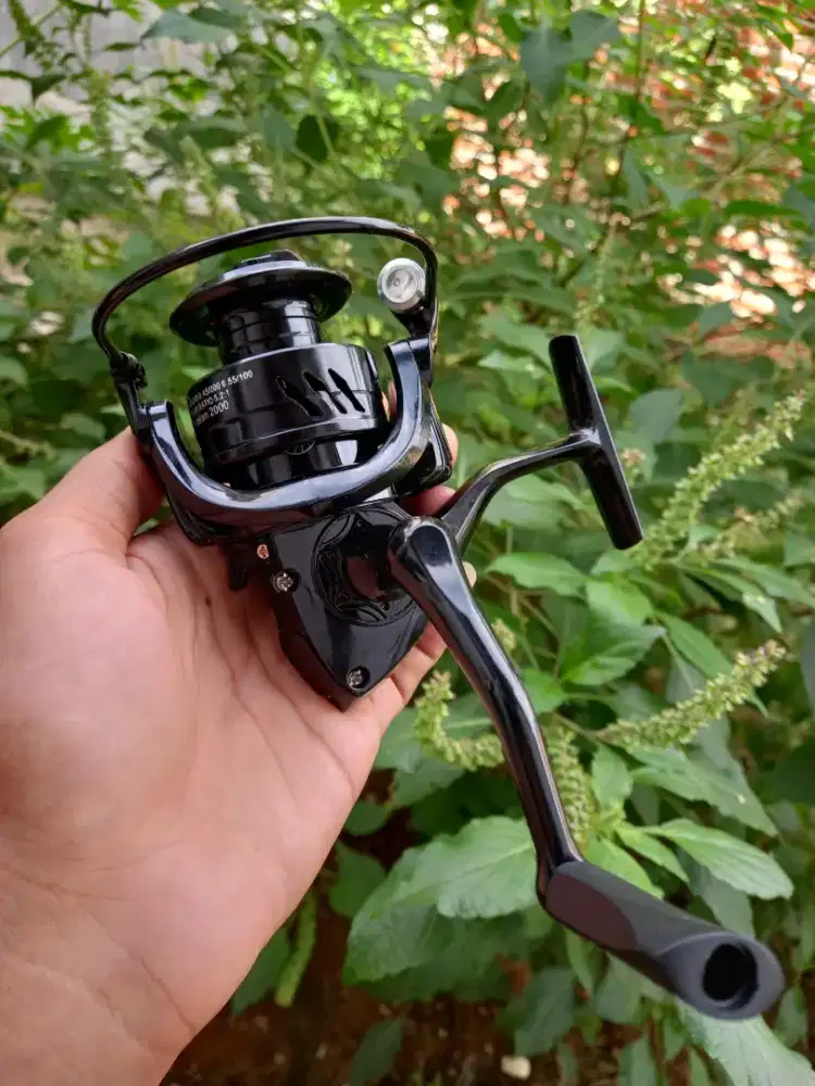 katrol pancing Reel 2000 Besi Smooth BARU Ganteng Hitam manis