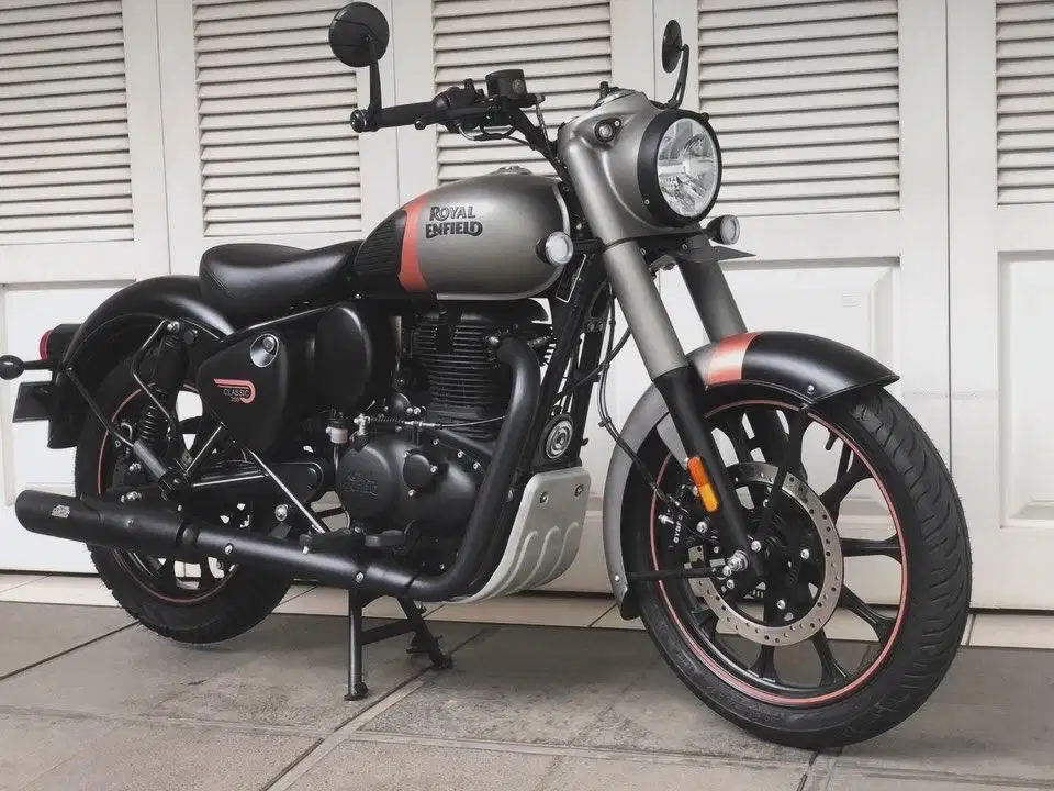 Royal Enfield  Royal Enfield All New Reborn 350 Classic Gun Grey 2025