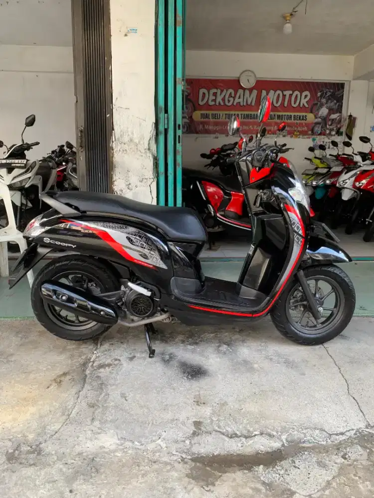 Dijual satu unit scoopy merah hitam