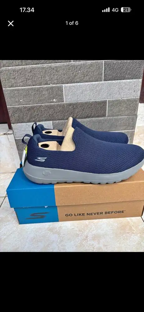 SEPATU SKETCHERS GO WALK MEN