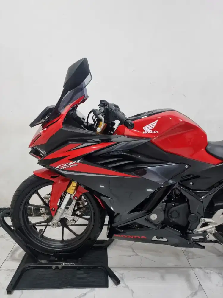 Honda CBR 150 R USD Fi 2024 / 2025 bln 11 Dp 2 jtan aja KM 3 RB