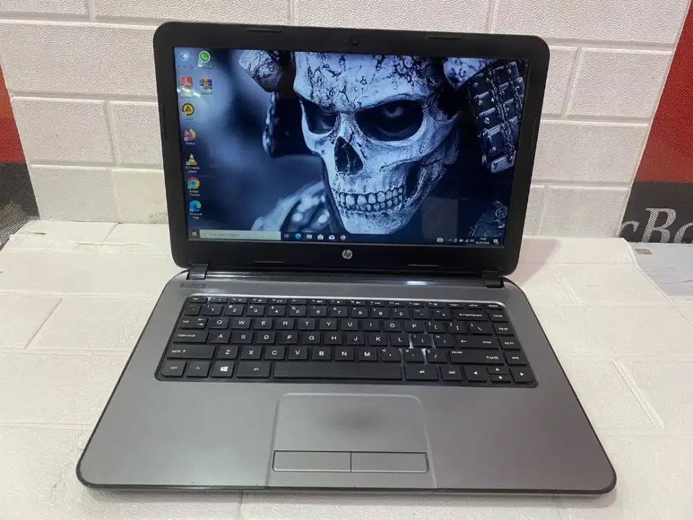 Laptop hp 14 Notebook prosesor Intel Core i3-4030U/Ram 4GB/SSD 256GB