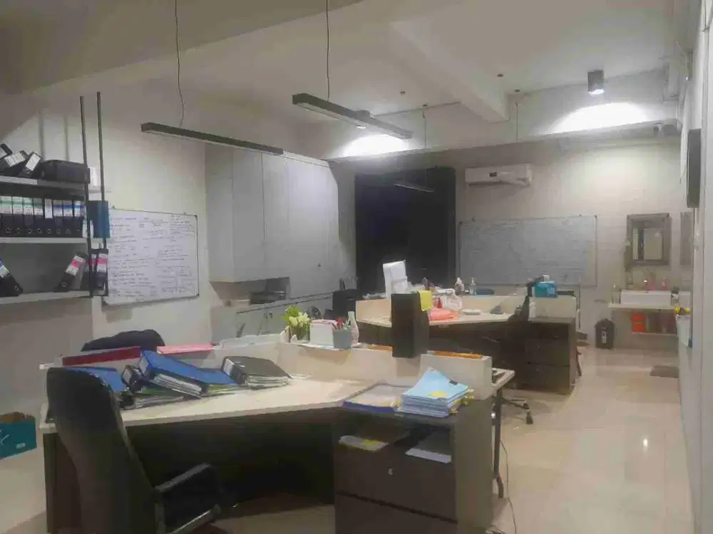 Ruko Strategis Villa Gading Indah 4 Lantai, Hadap Timur