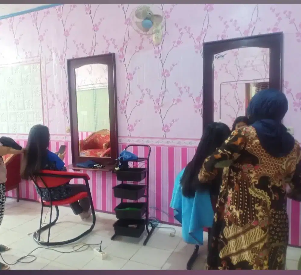 Karyawan Salon Wanita (tidak berpengalaman boleh daftar)
